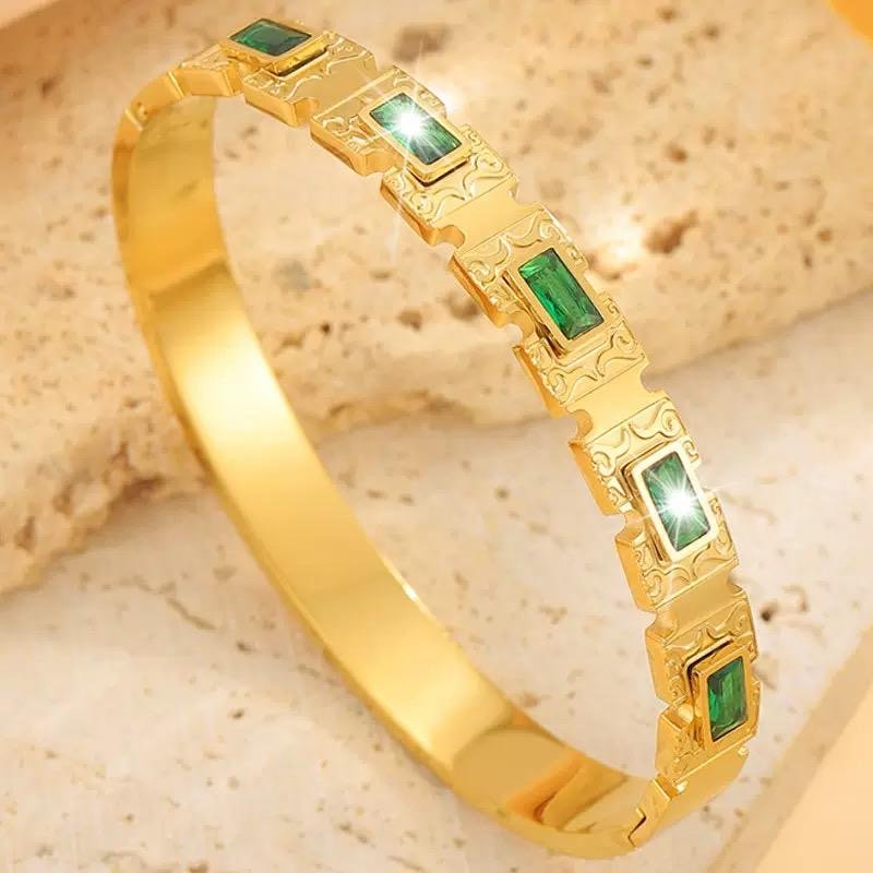 Cleopatra Bangle