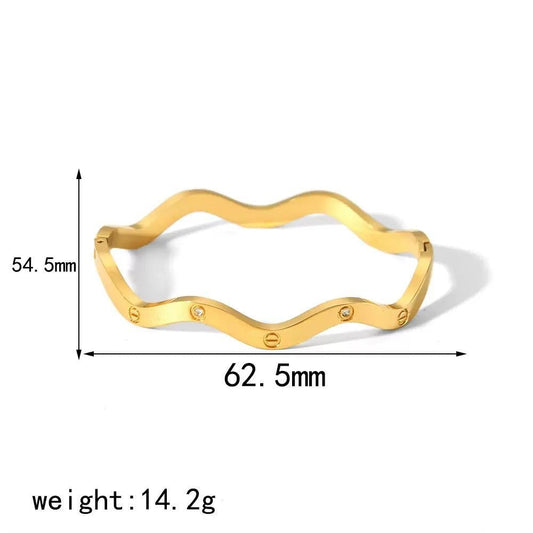 Wavy Love Bangle