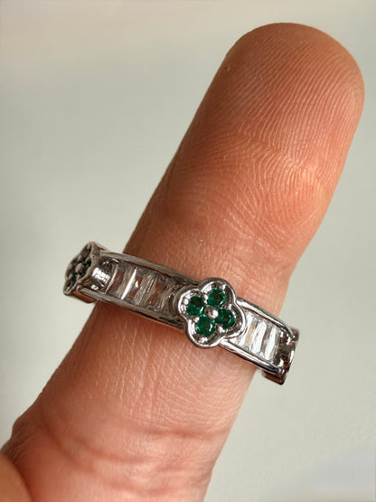 Emerald Clover Ring