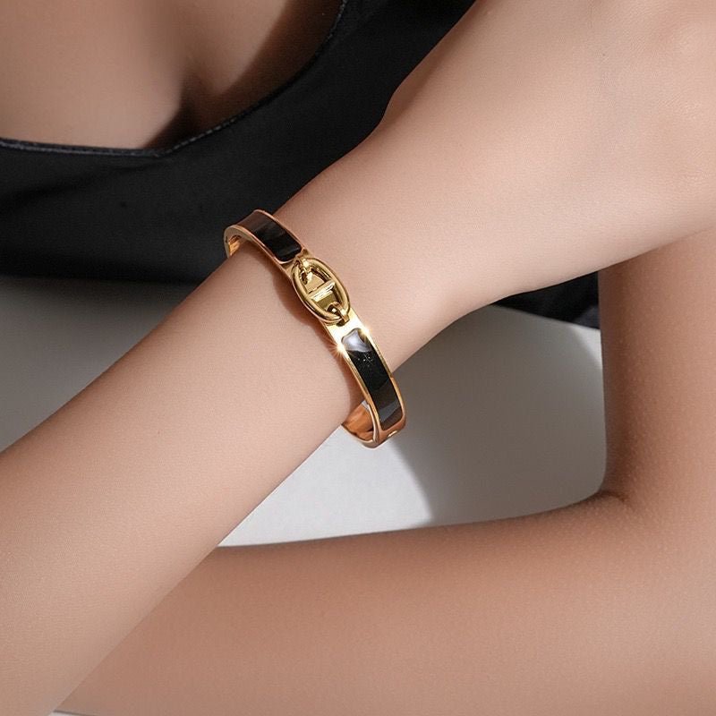 Link Chain Bangle