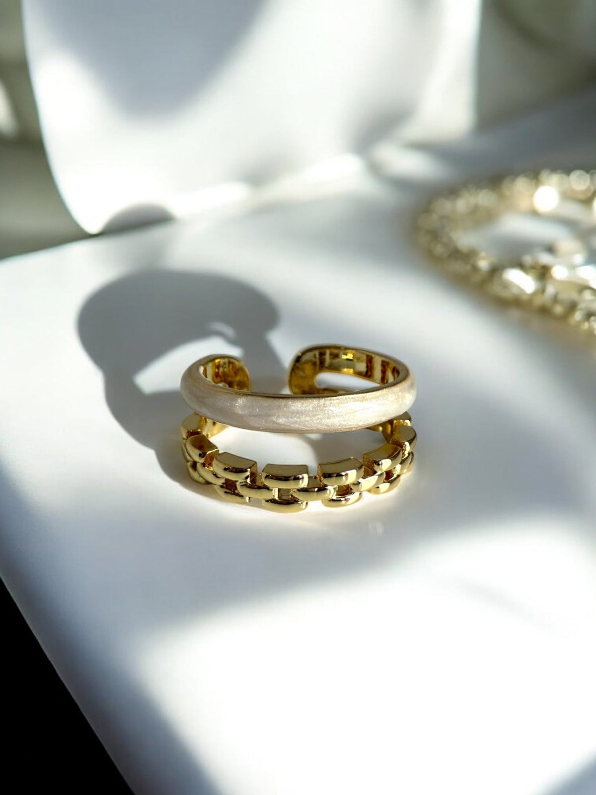 Alia Ring
