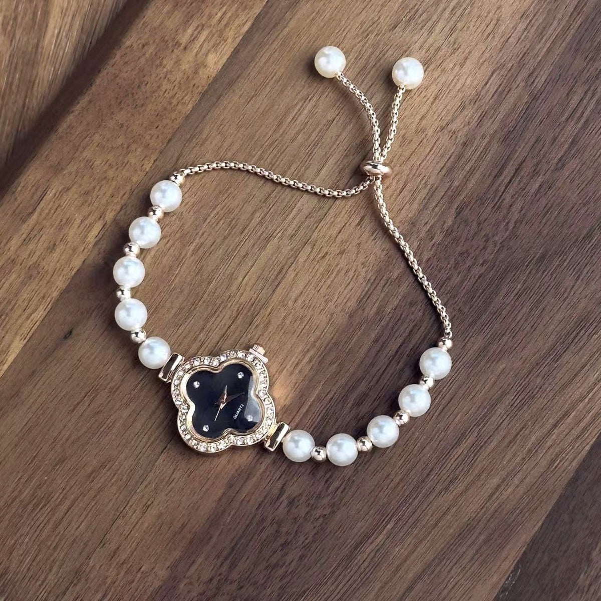 Clover Pearl Watch Collection