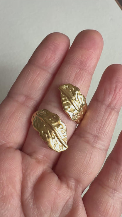 Mystic Leaf Ring